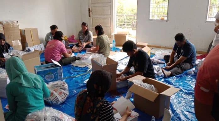 masyarakat_mulai_sortir_dan_lipat_surat_suara_kpu_siantar_lakukan_pengawasan