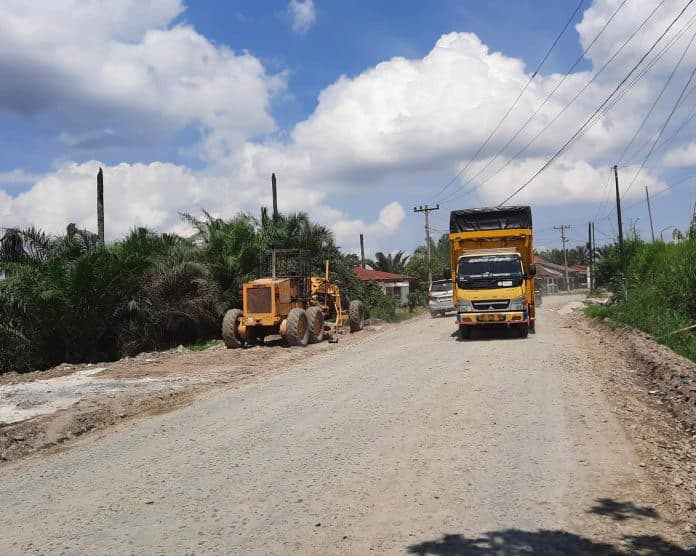 masyarakat_nagori_janggir_leto_berharap_perbaikan_jalan_segera_rampung