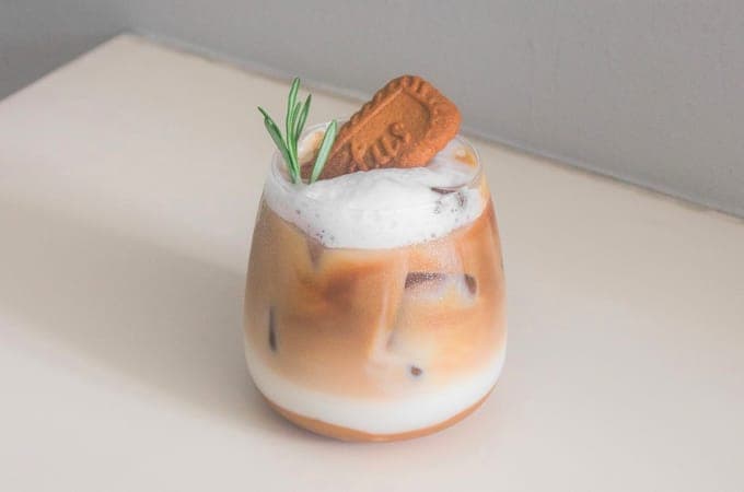 mau_coba_bikin_lotus_biscoff_iced_latte_yang_lagi_viral_ini_caranya