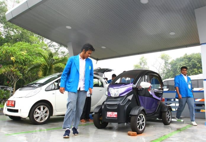 mau_motor_mobil_listrik_mulai_1_oktober_kreditnya_tanpa_uang_muka