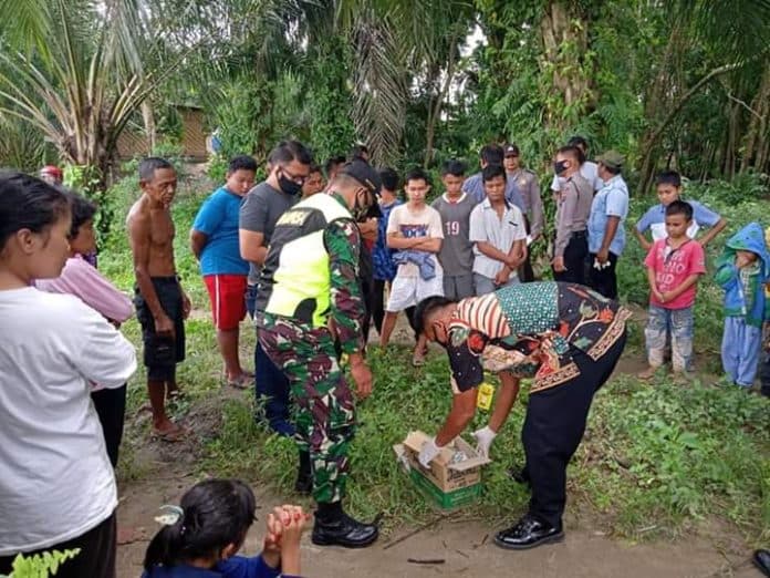 mayat_bayi_tanpa_tengkorak_kepala_ditemukan_membusuk_di_aliran_sungai_silau_asahan