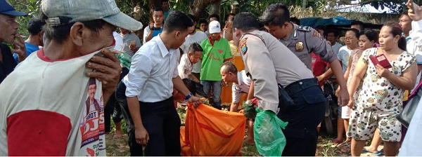 mayat_penuh_luka_mengambang_di_sungai_padang_tebingtinggi