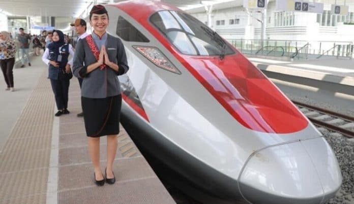 media_asing_soroti_sisi_biaya_proyek_kereta_cepat_jakarta_bandung