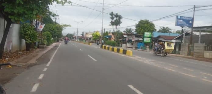 median_jalan_di_kawasan_imam_bonjol_kota_tebingtinggi_diperbaiki_dan_dicat_kembali