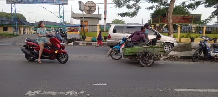 median_jalan_yang_rusak_di_tebing_tinggi_diperbaiki_di_2_titik
