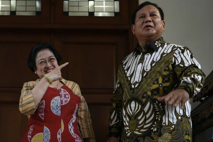 megawati_bilang_ke_prabowo_beli_kapal_perang_jangan_satu_tapi_sepuluh