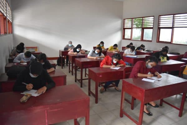 melalui_bkk_smkn_1_siantar_hantarkan_alumni_dan_masyarakat_ke_dunia_kerja