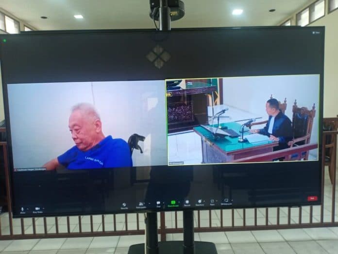 melarikan_diri_dan_tidak_mengakui_perbuatannya_mafia_tanah_atek_dituntut_3_tahun_penjara