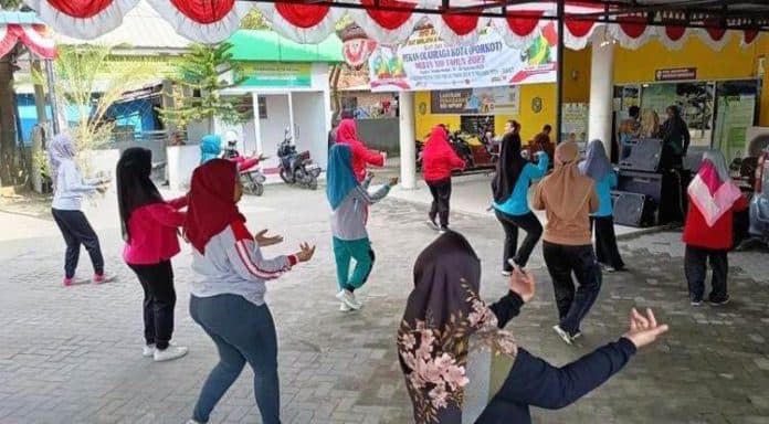 melatih_kebugaran_pegawai_camat_medan_marelan_hadirkan_instruktur_berpengalaman