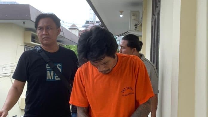 melawan_saat_diamankan_residivis_curamor_di_medan_ditembak