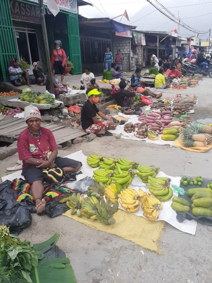 melirik_pasar_sentani_di_tengah_keberlangsungan_pon_xx_papua