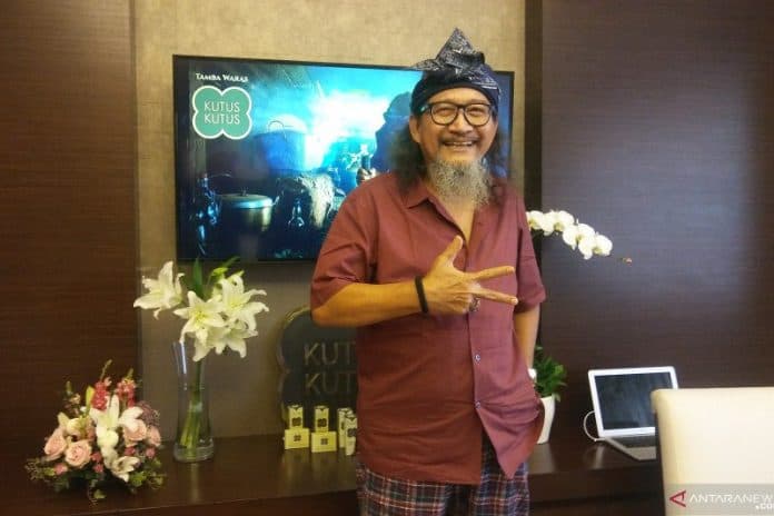 membedah_minyak_kutus_kutus_dari_sang_empunya
