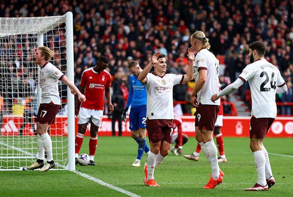 menang_2_0_di_nottingham_city_terus_beri_tekanan_ke_arsenal
