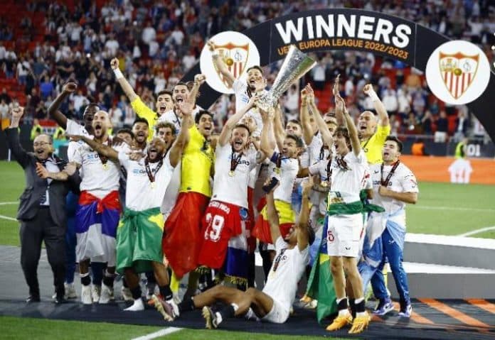 menang_adu_penalti_sevilla_7_kali_juara_liga_europa