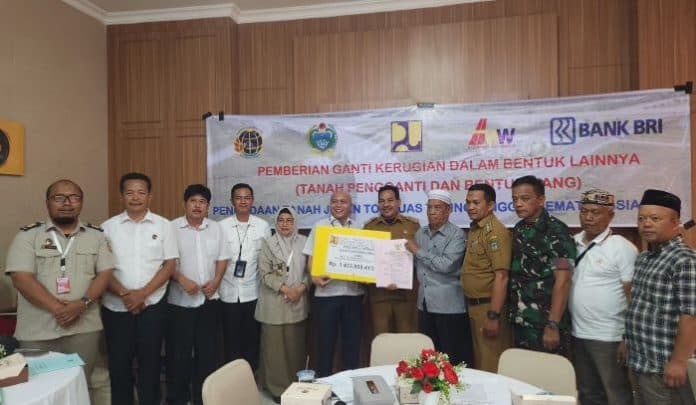 menanti_kompensasi_ratusan_mayat_dan_tengkorak_di_proyek_jalan_tol_siantar_parapat