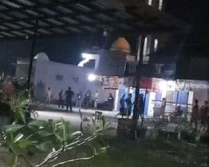 mencekam_warga_umumkan_tawuran_lewat_toa_masjid_di_desa_sei_rotan