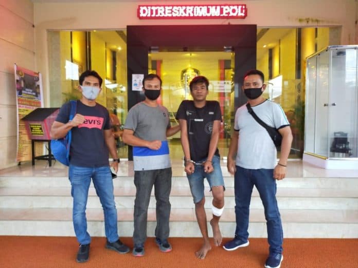 mencoba_melawan_resmob_poldasu_tembak_kaki_pelaku_pembunuhan