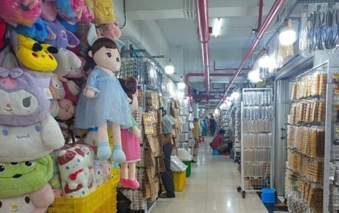 mendag_sebut_40_persen_produk_impor_indonesia_tak_bayar_pajak