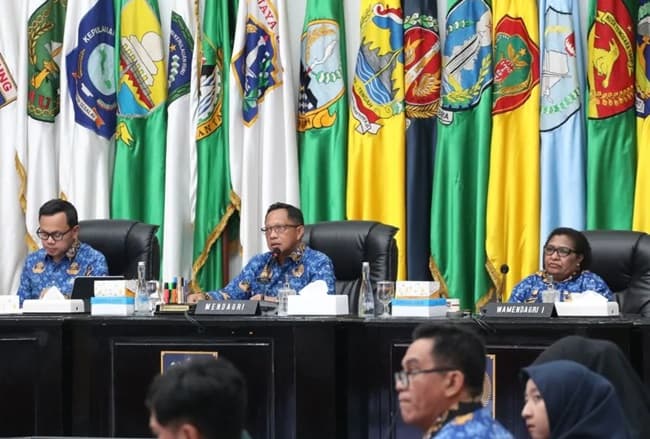 mendagri_minta_pemda_waspadai_kenaikan_harga_5_komoditas_pangan