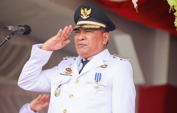 mengenal_sosok_bupati_halmahera_selatan_meninggal_ketika_bermain_di_lapangan_hijau
