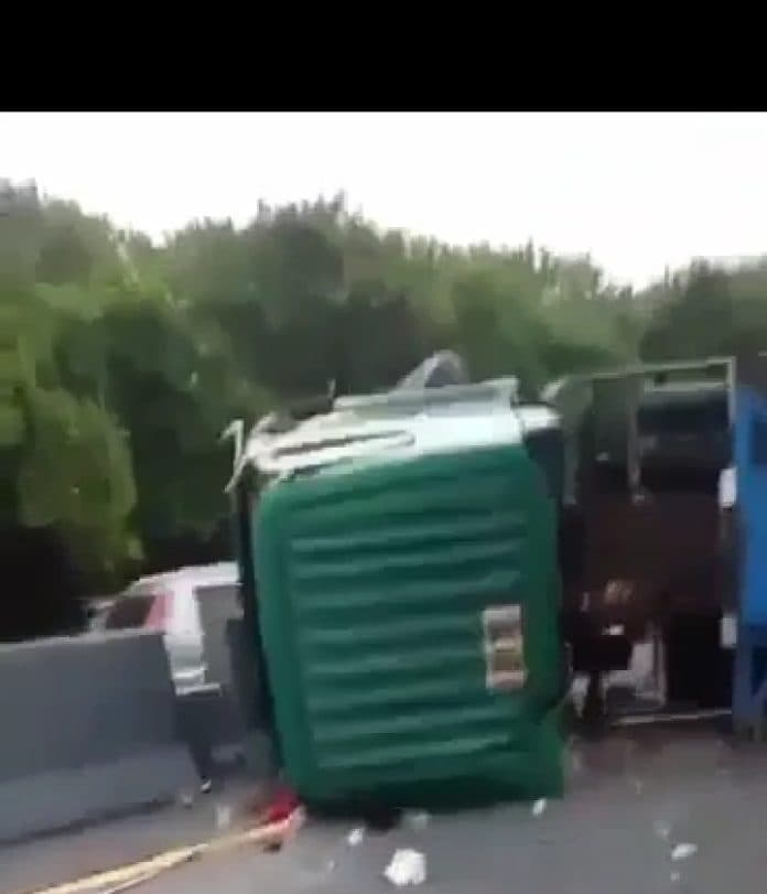 mengenaskan_direktur_indomaret_meninggal_dalam_tabrakan_di_tol_cipularang