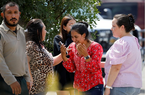 mengerikan_pemuda_18_tahun_tembak_mati_14_murid_sd_dan_1_guru_di_texas_as