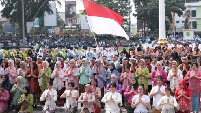 mengulas_historis_dan_ringkasan_hardiknas_2_mei