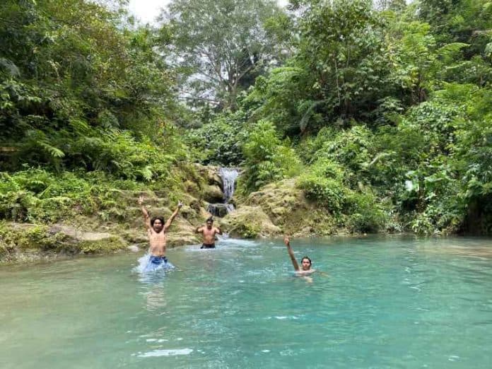 menikmati_keindahan_dan_kesegaran_telaga_silembat_di_bah_birong_ulu