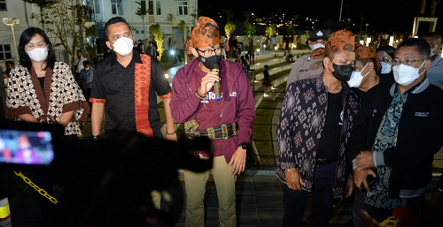 menparekraf_buka_pentas_danau_toba_di_pantai_bebas_parapat