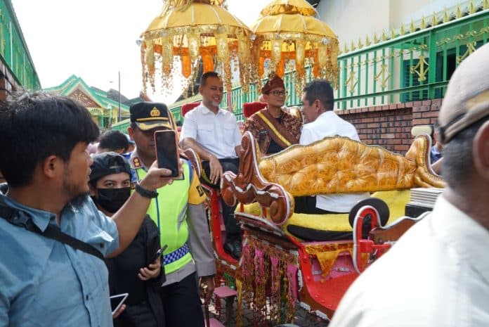 menparekraf_sandiaga_uno_sambangi_rumah_adat_kota_tebing_tinggi
