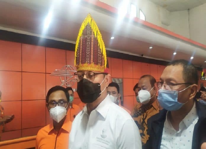 mensos_pantau_penyaluran_bansos_tunai_di_medan