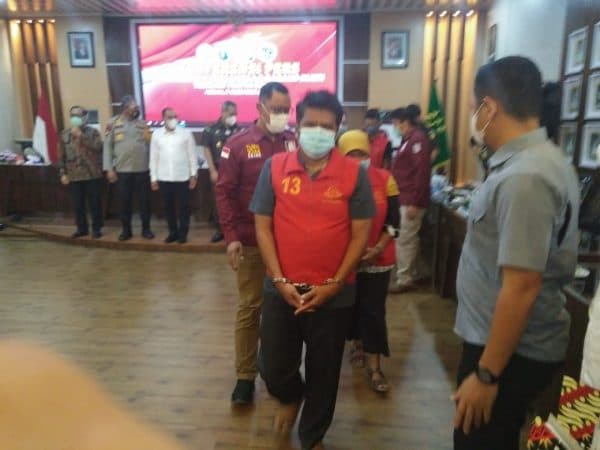 menteri_atrbpn_dan_gubsu_saksikan_pelimpahan_empat_tersangka_penggarap_lahan_ptpn_ii