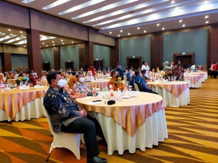 menteri_dalam_negeri_imbau_kepala_daerah_punya_strategi_dalam_menangani_covid_19