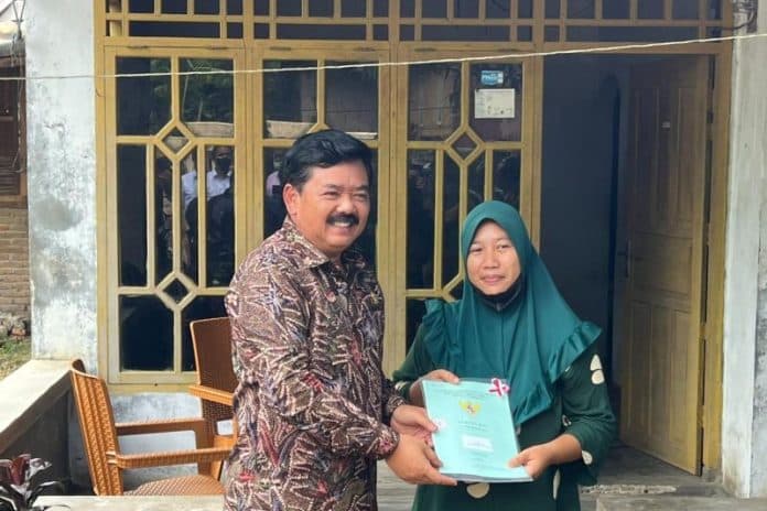 menteri_hadi_tegaskan_kebijakan_soal_redistribusi_tanah_untuk_rakyat