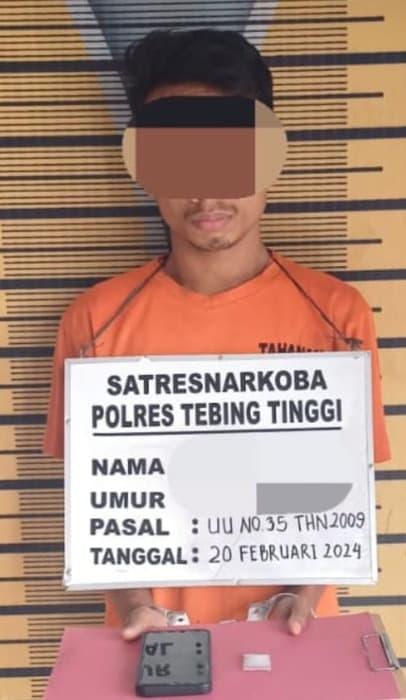 menyamar_jadi_pembeli_polisi_tangkap_pengedar_sabu