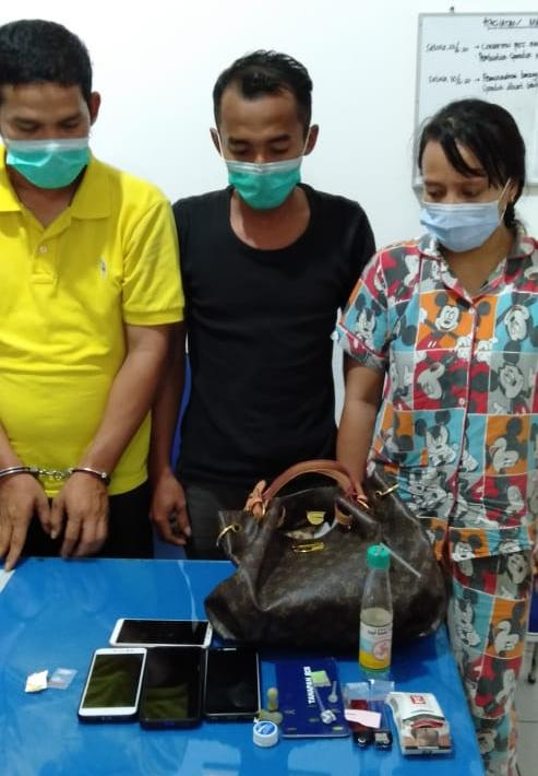 menyaru_jadi_pembeli_polres_siantar_tangkap_2_pria_1_wanita
