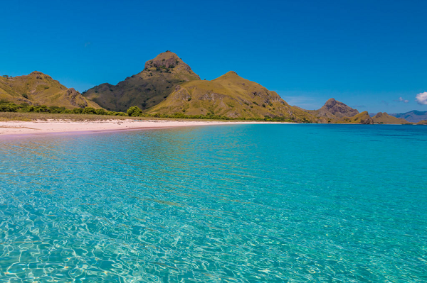 meperkenalkan_pesona_labuan_bajo_sebagai_bintang_destinasi_wisata_di_matta_fair_2023