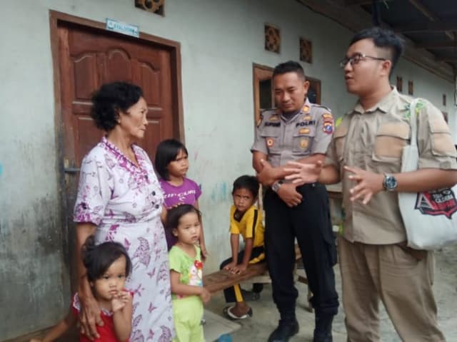 merajut_kasih_natal_bersama_jurnalis_siantar_kunjungi_keluarga_penderita_difteri