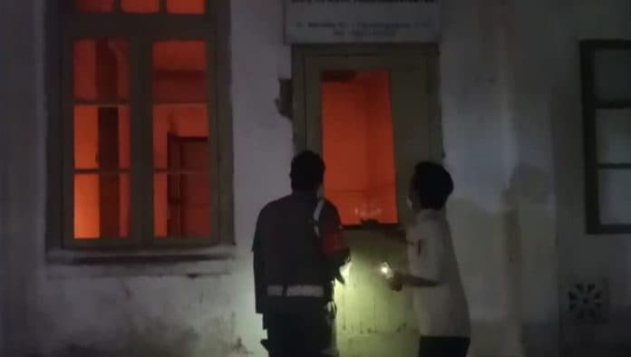 meresahkan_satpol_pp_bubarkan_anjal_dari_gedung_juang