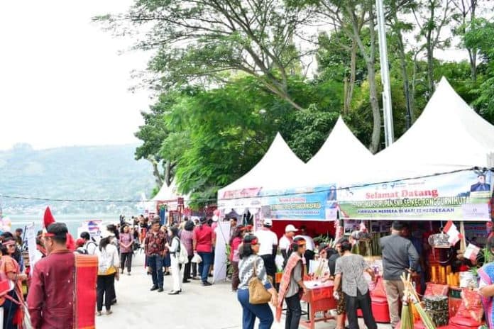 meriahkan_hut_ri_ke_79_disdikpora_samosir_gelar_pameran_kurikulum_merdeka