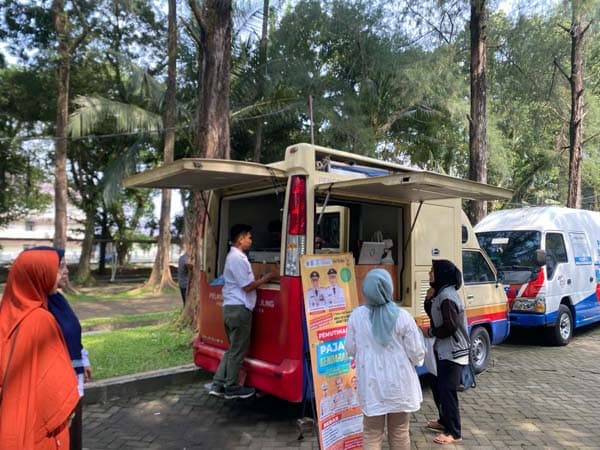 meriahkan_kampus_pelopor_pelayanan_sim_dan_samsat_keliling_hadir_di_usu