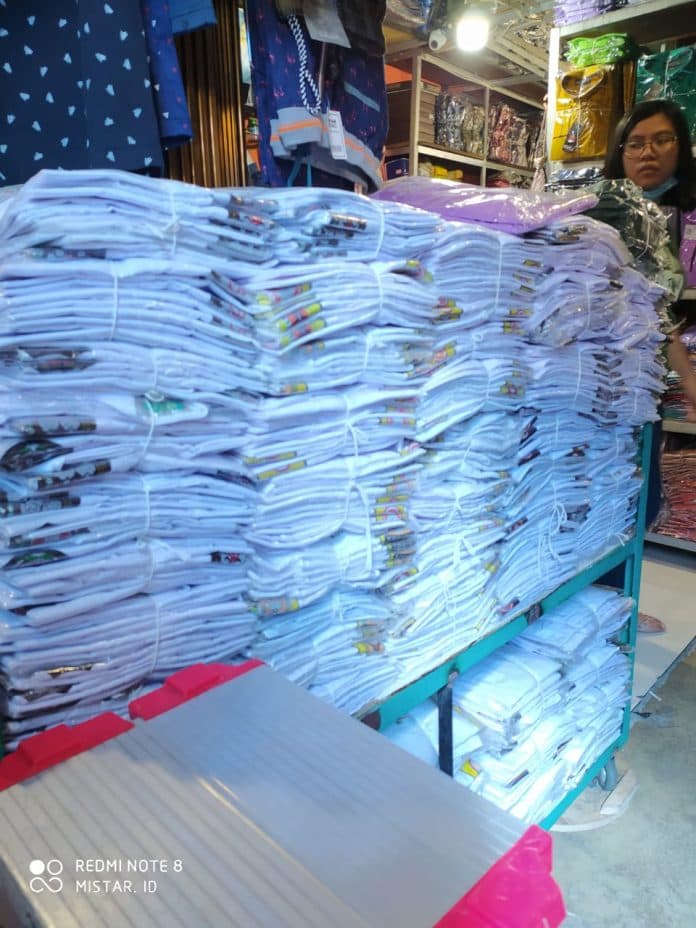 meski_tatap_muka_dimulai_januari_pedagang_seragam_sekolah_belum_dilirik