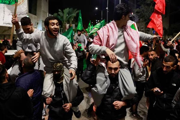 militer_israel_serang_kamp_pengungsi_di_gaza_3_warga_palestina_dilaporkan_tewas