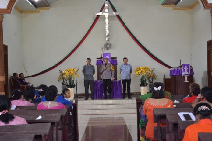 minggu_kasih_kapolres_labusel_sampaikan_pesan_kamtibmas_di_gereja_gkpi_kota_pinang