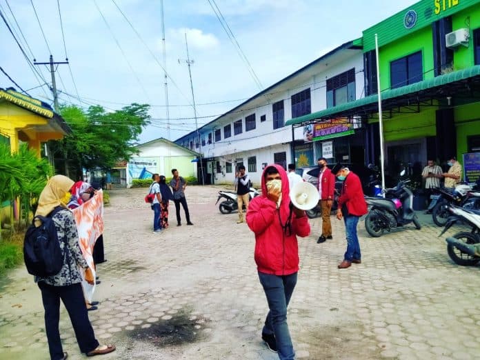 minta_diliburkan_stihma_kisaran_malah_pecat_2_dosen_skors_9_mahasiswa