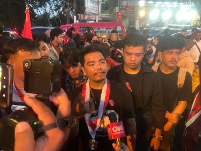 minta_kemiskinan_segera_dientaskan_massa_gmni_demo_wali_kota_medan