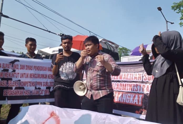 minta_lahp_maladministrasi_pppk_guru_honorer_langkat_serbu_ombudsman_sumut