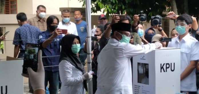 minta_restu_orangtua_akhyar_optimis_menang_di_pilkada_2020