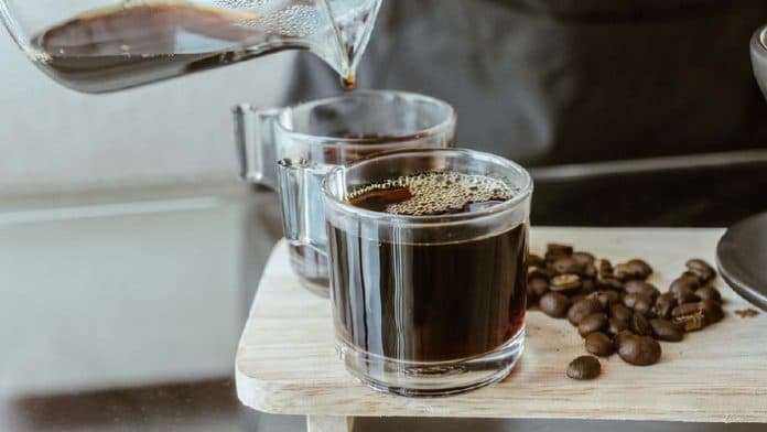 minum_dua_cangkir_kopi_sehari_bisa_kurangi_risiko_penyakit_parkinson_8_kali_lipat