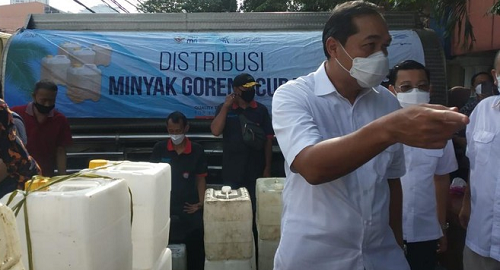 minyak_goreng_langka_karena_dijual_ke_industri_dan_diselundupkan